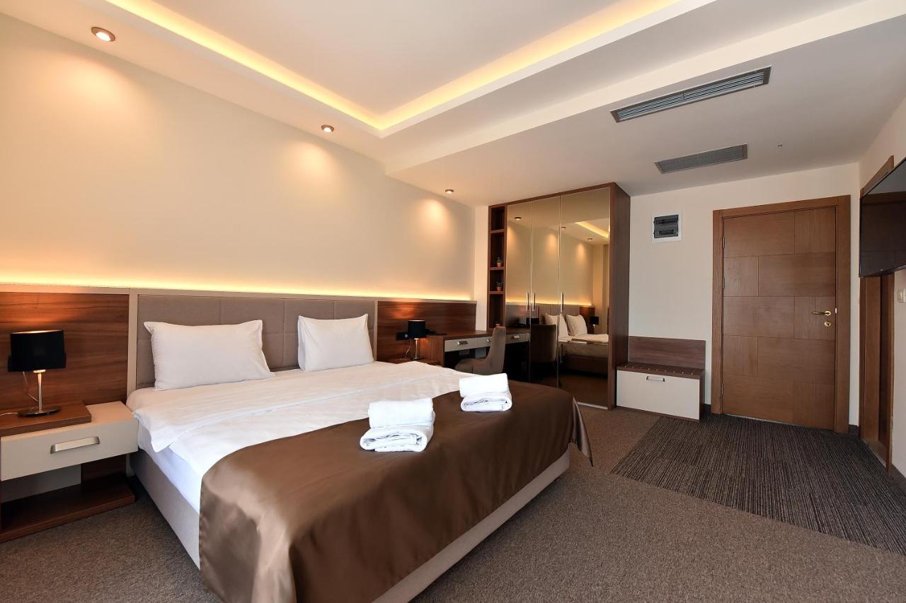 Hotel Lazaro Podgorica Exterior photo