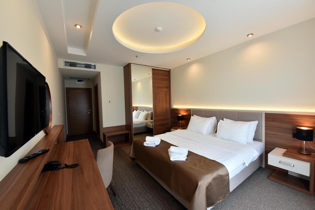 Hotel Lazaro Podgorica Exterior photo
